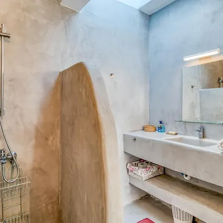 Fyli House - Family House In Center Hotel 4*
